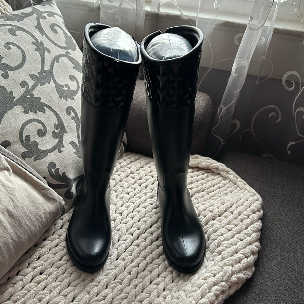 💥 Black Rubber Rain Boots OTK 💥